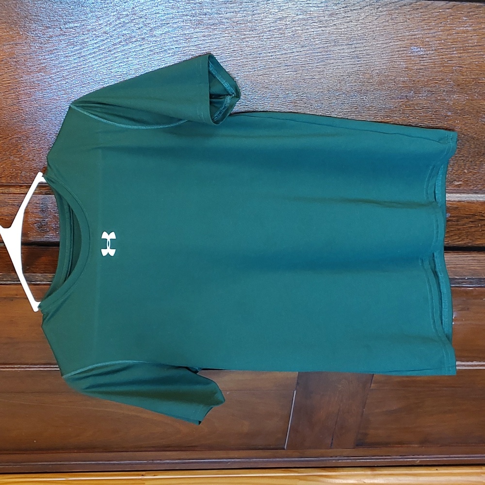 Boys Under Armour Forest Green t-shirt Size Youth Large